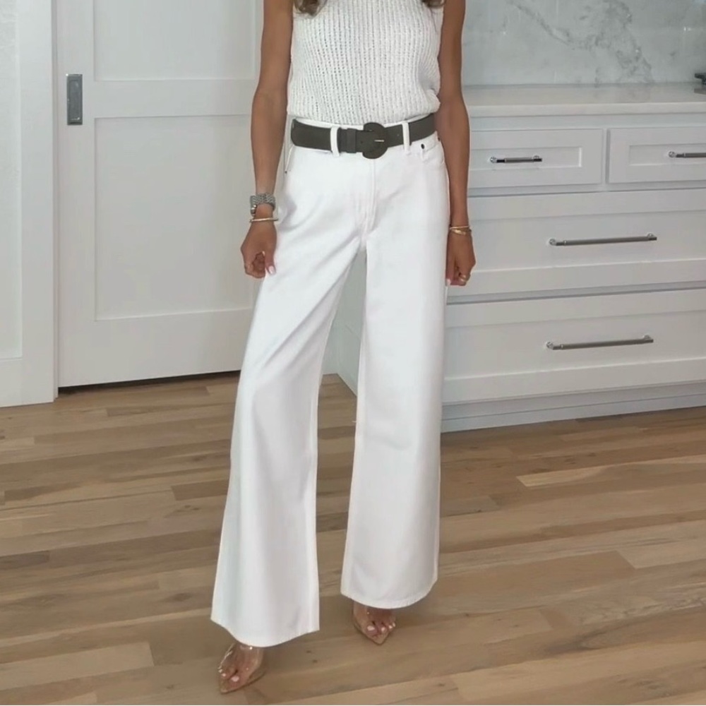 Elegant White Wide-Leg Jeans